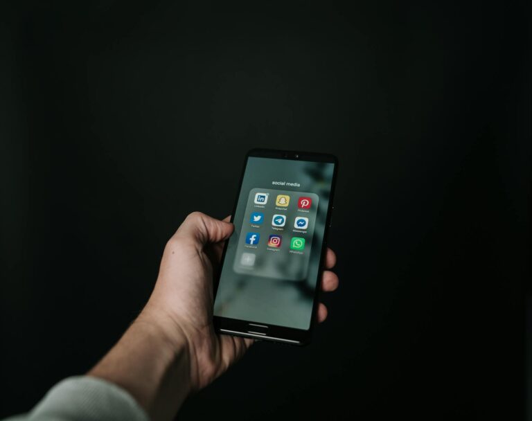 Por que perfis privados atraem mais curiosidade e o que fazer para vê-los